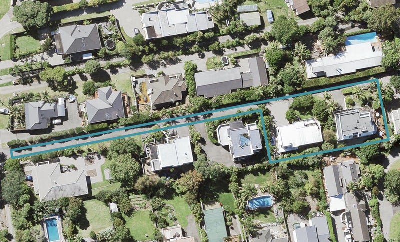 2/289 Beach Road, Campbells Bay, Auckland - Carousel 1