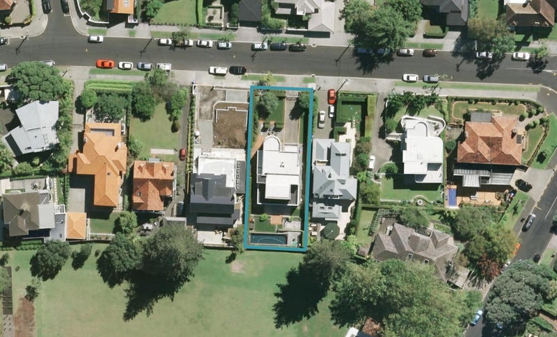 11 Canterbury Place, Parnell, Auckland - Carousel 1