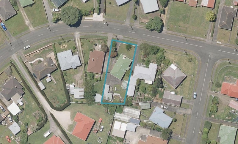 32 Hinemoa Street, Whanganui East, Whanganui - Carousel 1