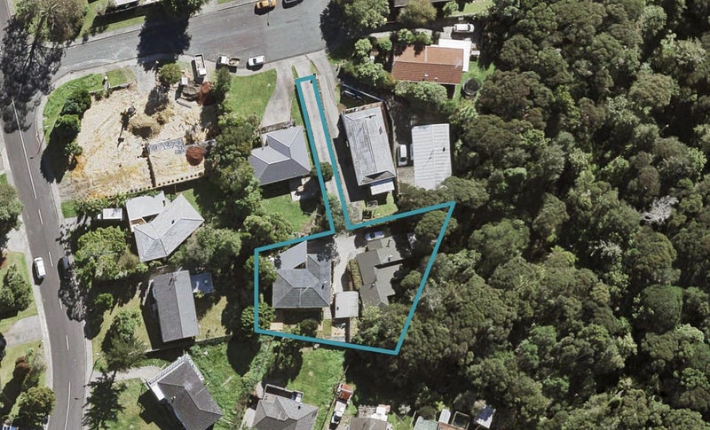 2/5 Classic Grove, Bayview, Auckland - Carousel 1