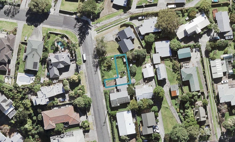 1B Mayall Avenue, Beach Haven, Auckland - Carousel 1