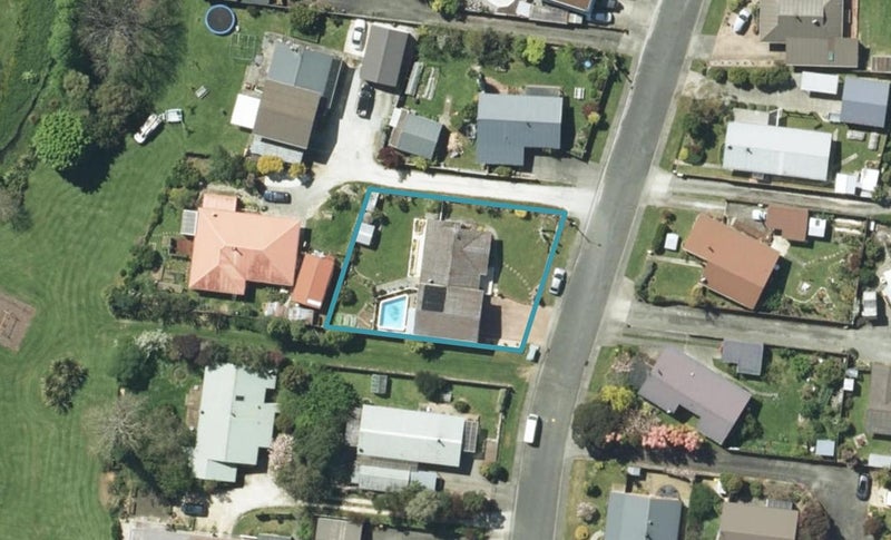 9 Feary Crescent, Takaka - Carousel 1