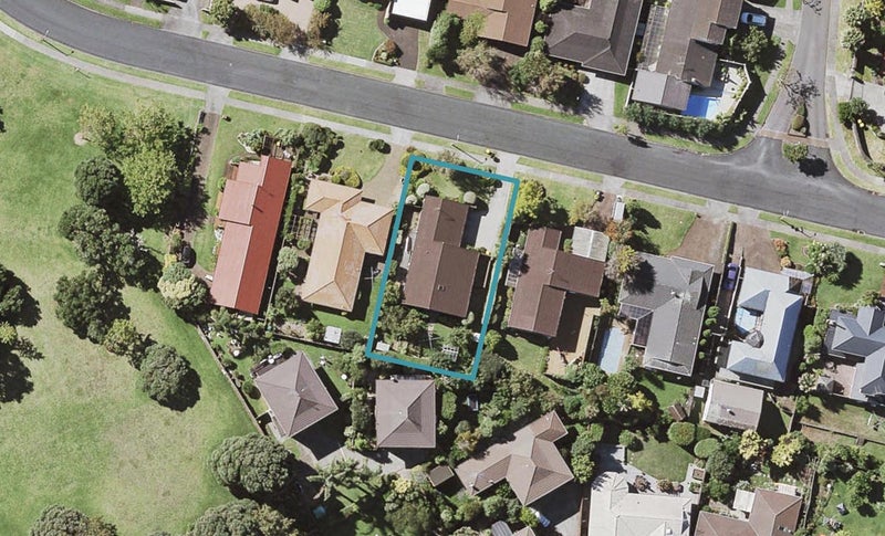 44 Cornelian Crescent, Half Moon Bay, Auckland - Carousel 1