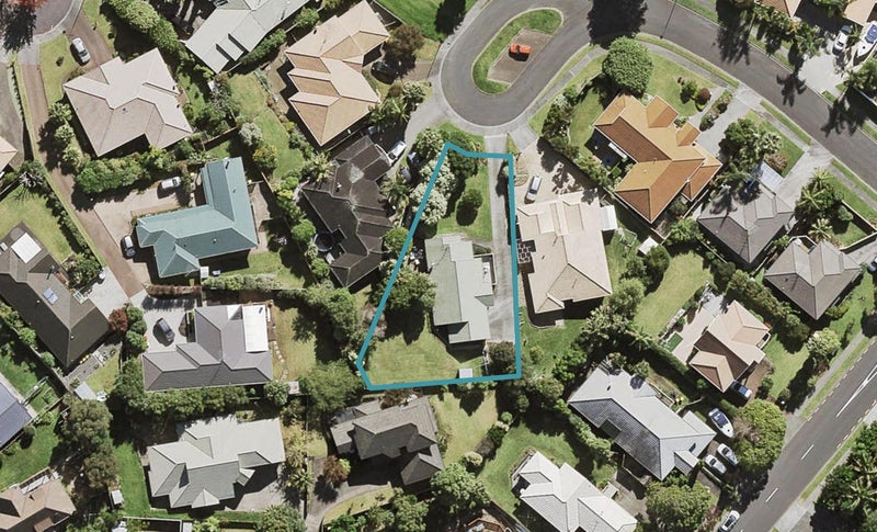 8 Azure Grove, Unsworth Heights, Auckland - Carousel 1