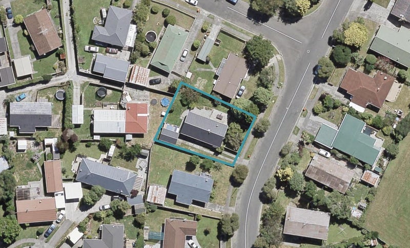 9 Larchmont Grove, Totara Park, Upper Hutt - Carousel 1