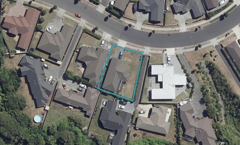 166 St James Drive, Huntington, Hamilton - Carousel 1