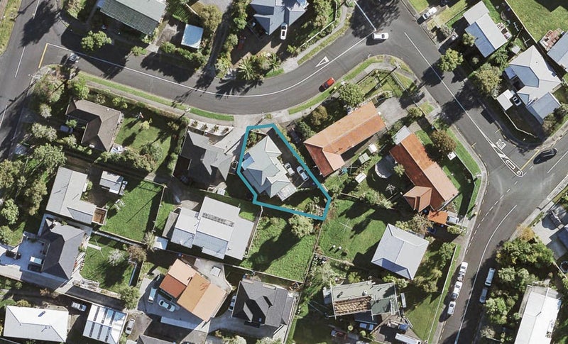 90 Rosamund Avenue, New Windsor, Auckland - Carousel 1