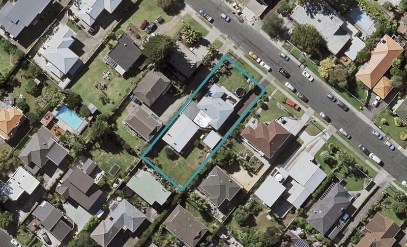 1/14 Quebec Road, Milford, Auckland - Carousel 1