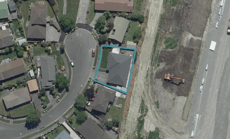 10 Langham Place, Redwood, Christchurch - Carousel 1