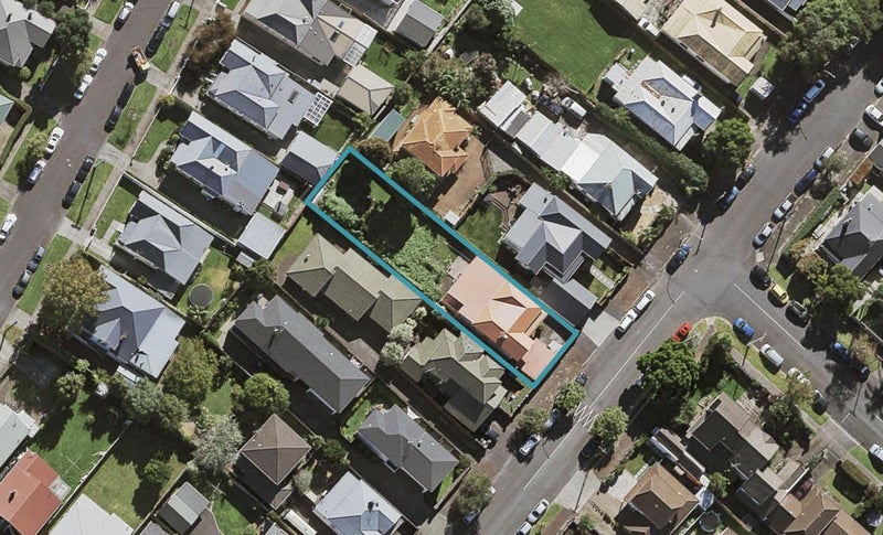 10 Mapau Road, Greenlane, Auckland - Carousel 1