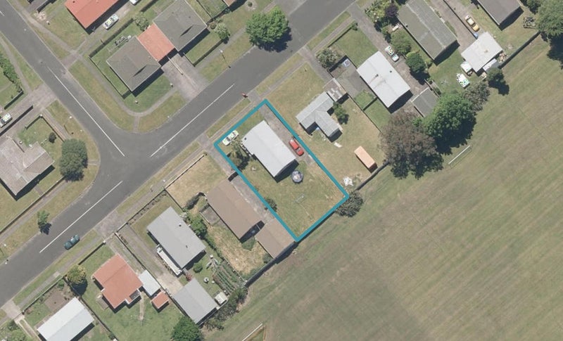16 Wembley Place, Whanganui East, Whanganui - Carousel 1
