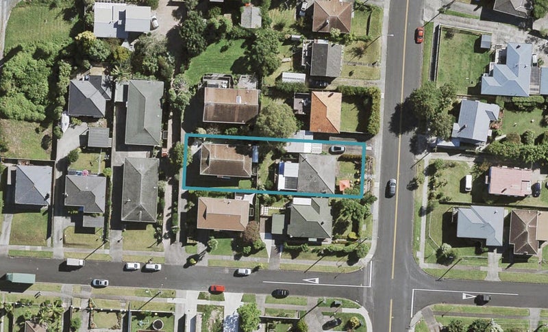 39 Captain Scott Road, Glen Eden, Auckland - Carousel 1