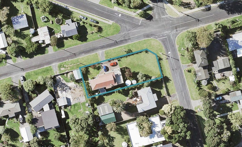 33A First View Avenue, Beachlands, Auckland - Carousel 1