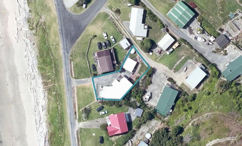 225 Newcastle Street, Māhia - Carousel 1