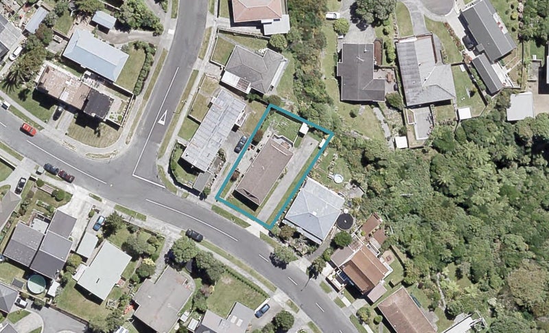 61 Cypress Drive, Maungaraki, Lower Hutt - Carousel 1