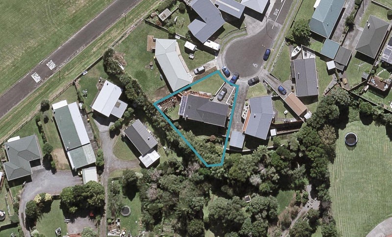 7 Norton Place, Spotswood, New Plymouth - Carousel 1