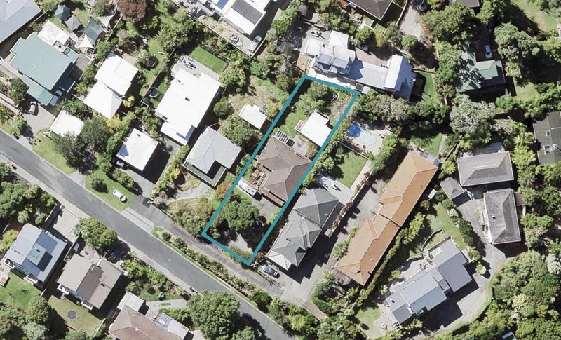 15 Seaton Road, Murrays Bay, Auckland - Carousel 1