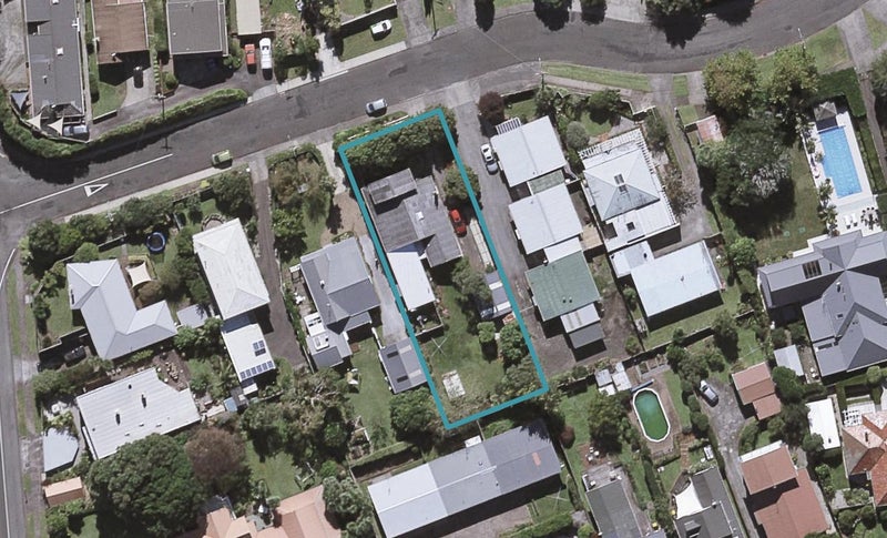 8 Shortland Street, Lower Vogeltown, New Plymouth - Carousel 1