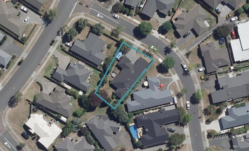 4 Ravenscourt Place, Huntington, Hamilton - Carousel 1