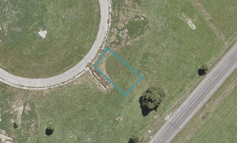 14 Fenwick Crescent, Wallaceville, Upper Hutt - Carousel 1