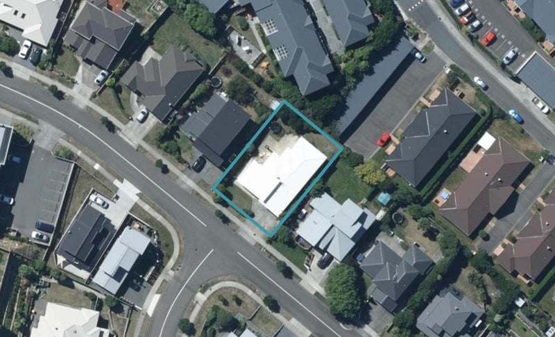 9 Te Puia Drive, Aotea, Porirua - Carousel 1