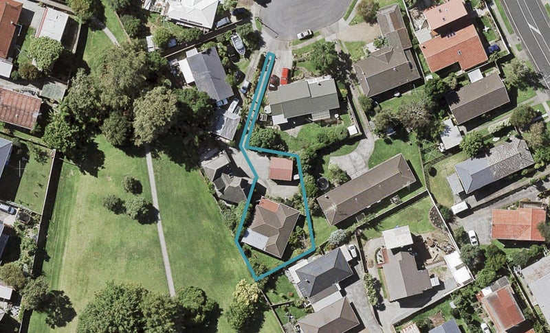 10 Hemsway Place, Sunnyhills, Auckland - Carousel 1