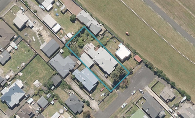 5 Pharazyn Street, Gonville, Whanganui - Carousel 1
