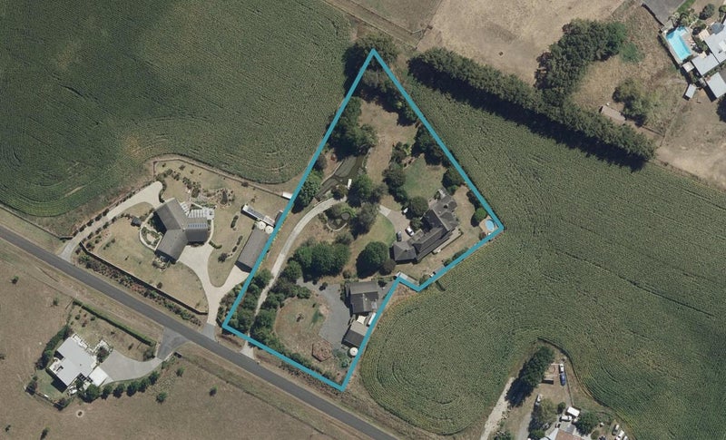 22 Croft Lane, Glenview, Hamilton - Carousel 1