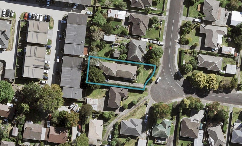 37 Te Kanawa Crescent, Henderson, Auckland - Carousel 1