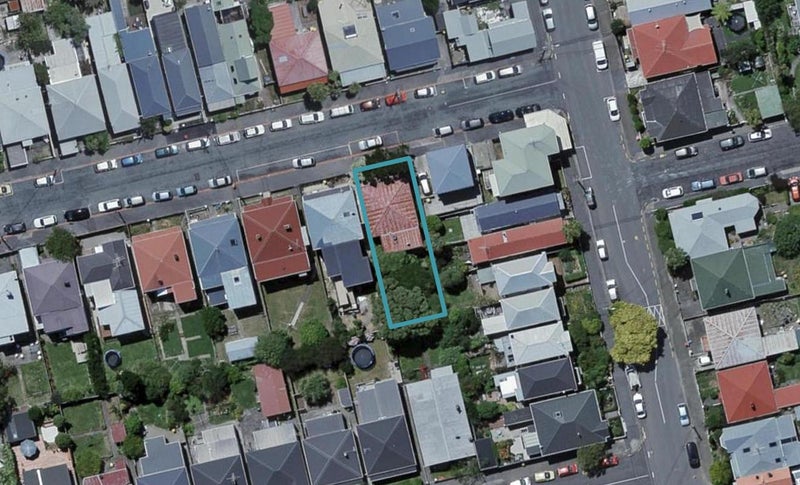22 Picton Avenue, Newtown, Wellington - Carousel 1