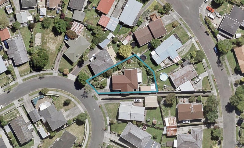 14 Omaha Grove, Totara Park, Upper Hutt - Carousel 1