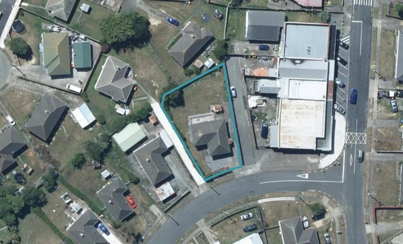 13 Fawn Street, Cannons Creek, Porirua - Carousel 1