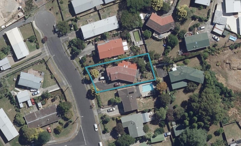12 Lancewood Avenue, Melville, Hamilton - Carousel 1