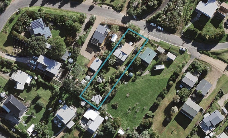 6 Nelson Avenue, Surfdale, Waiheke Island - Carousel 1
