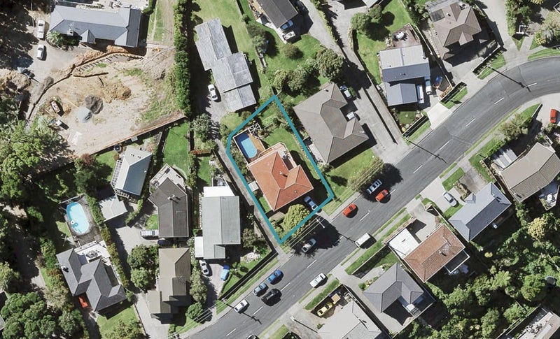 136 Sandspit Road, Shelly Park, Auckland - Carousel 1