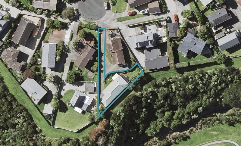 17A Seaglen Place, Botany Downs, Auckland - Carousel 1