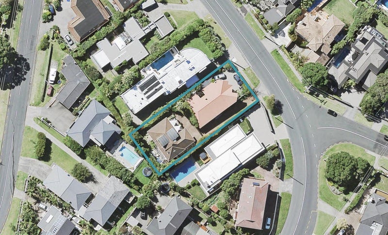 1/324 Beach Road, Campbells Bay, Auckland - Carousel 1