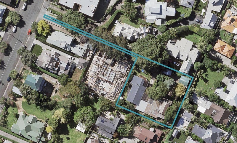 2/0 Cheltenham Road, Devonport, Auckland - Carousel 1