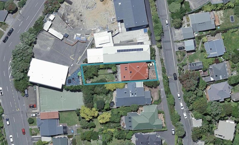 16 Harbour View Road, Northland, Wellington - Carousel 1