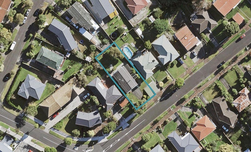 15 Ted William Street, New Windsor, Auckland - Carousel 1