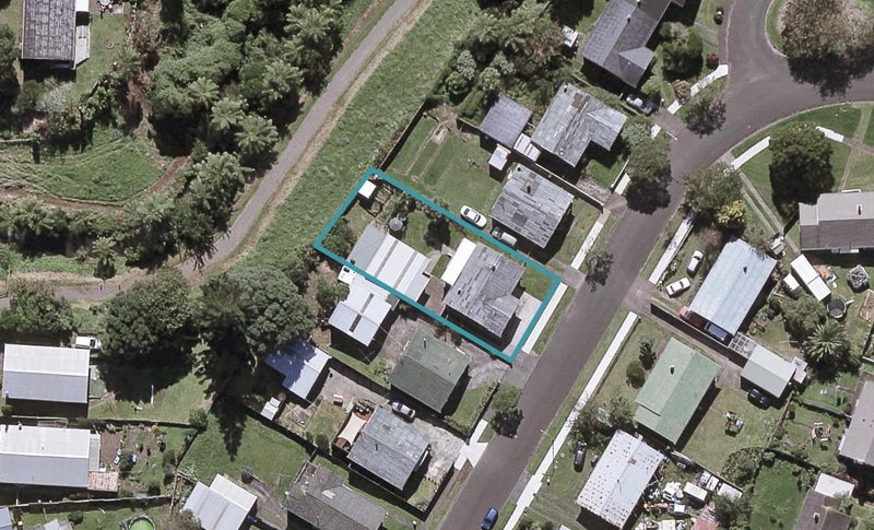 18 Grenville Street, Marfell, New Plymouth - Carousel 1