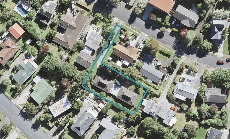 2/22 Sandiacre Way, Browns Bay, Auckland - Carousel 1
