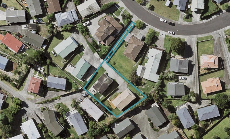 1/7 Romulus Place, Totara Vale, Auckland - Carousel 1