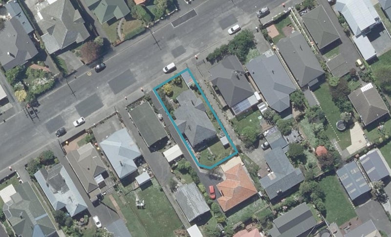 18 Coughtrey Street, Saint Clair, Dunedin - Carousel 1