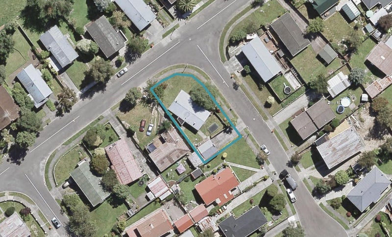 2 Topeka Grove, Totara Park, Upper Hutt - Carousel 1
