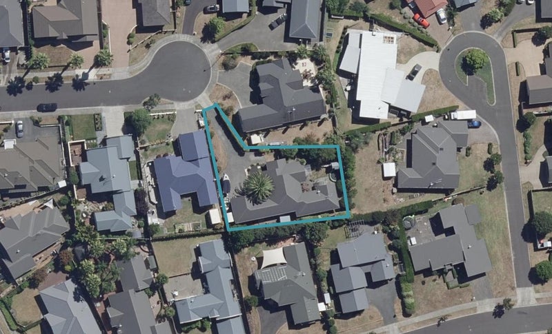 12 Strathconnan Court, Rototuna, Hamilton - Carousel 1