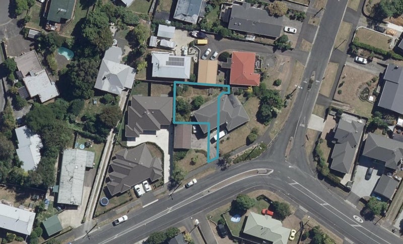 2/81 Dinsdale Road, Dinsdale, Hamilton - Carousel 1