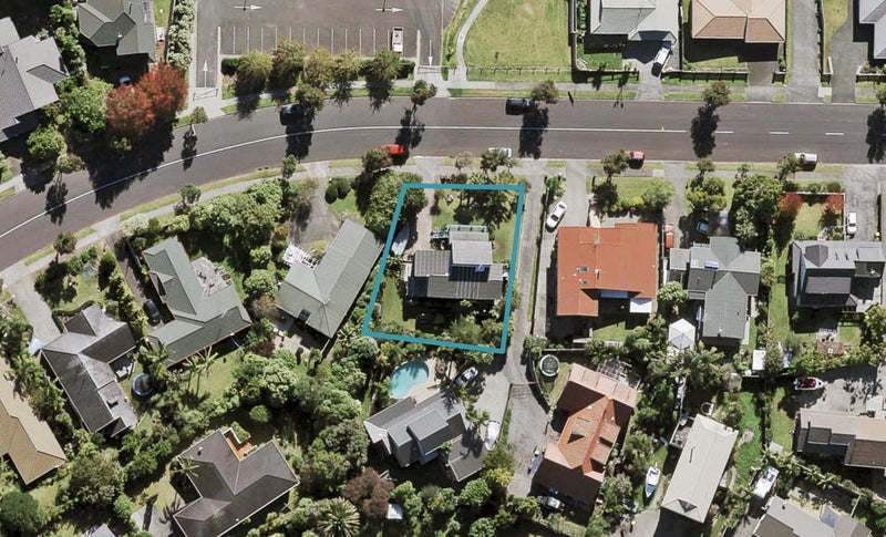 18 Picasso Drive, West Harbour, Auckland - Carousel 1