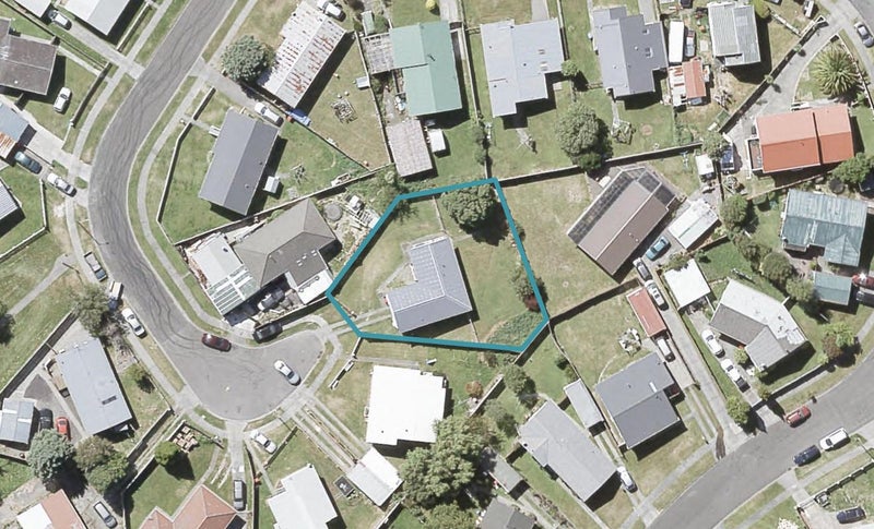 7 Bunratty Grove, Wainuiomata, Lower Hutt - Carousel 1