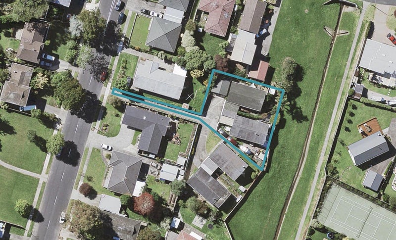 1/6 Mirrabooka Avenue, Botany Downs, Auckland - Carousel 1